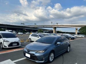 Toyota Corolla油電籃藍右前牌照己遮